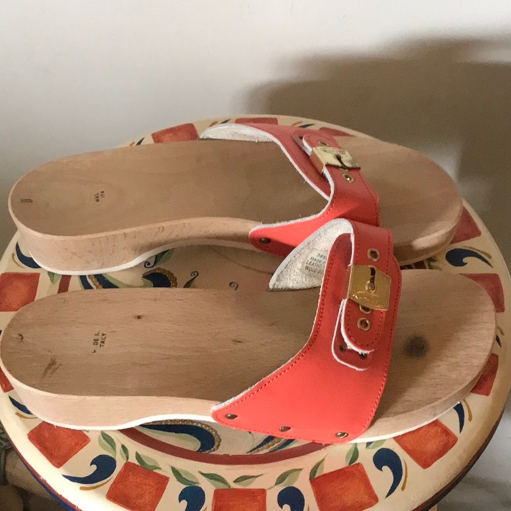 Maid in Italy….   The Original Dr Scholls!